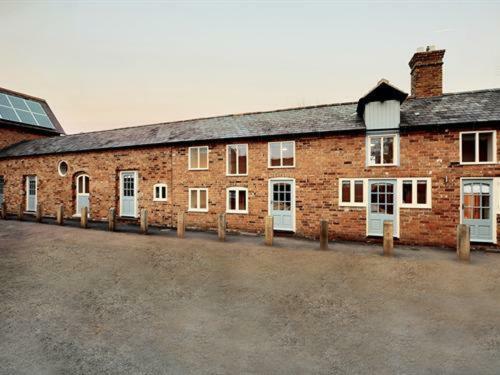 The Coaching Barns Motel Wem Buitenkant foto